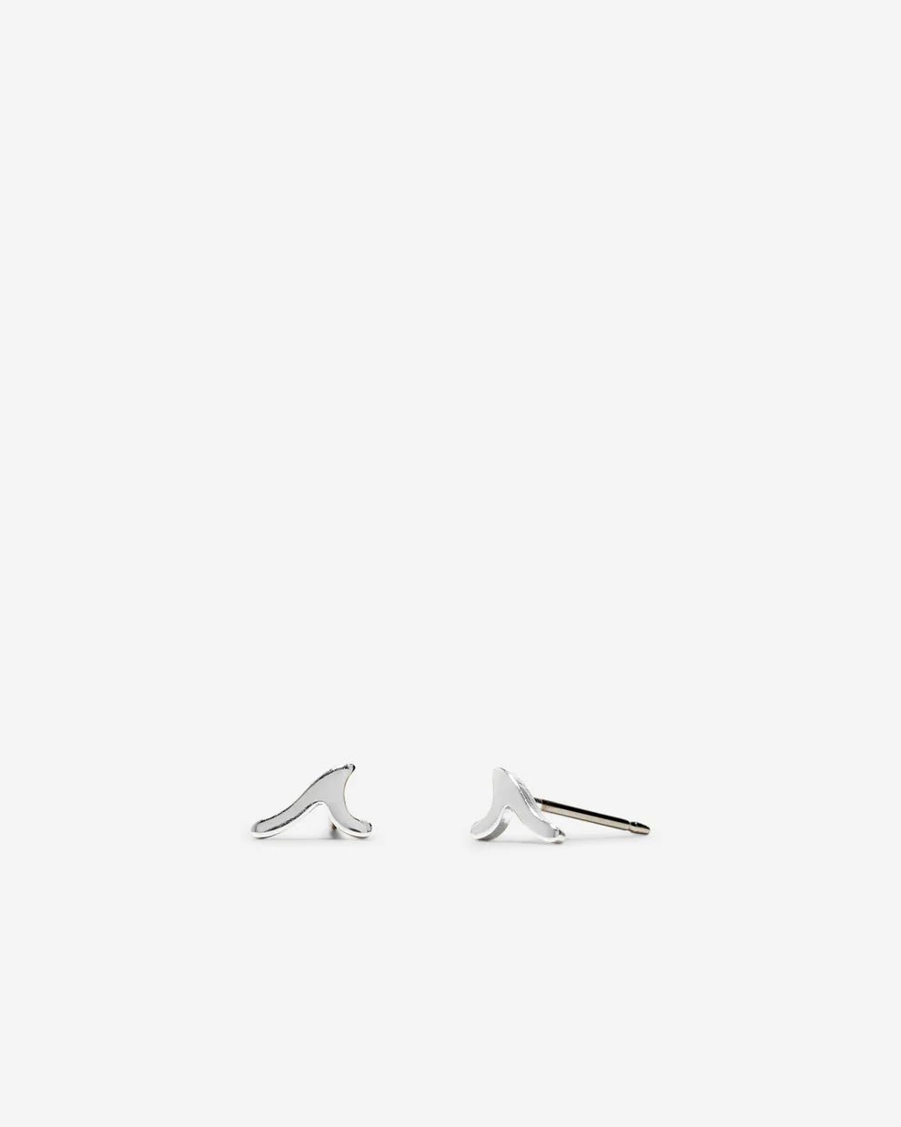 GO WITH THE WAVES EARRINGS