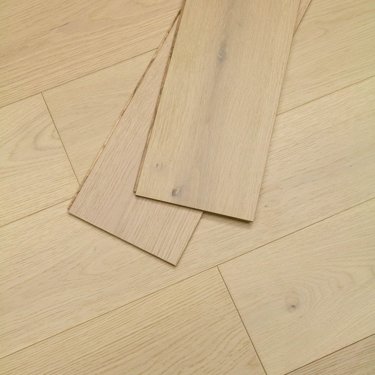 7.5" WIRE BRUSHED WHISTLER WHITE OAK WOOD FLOORING